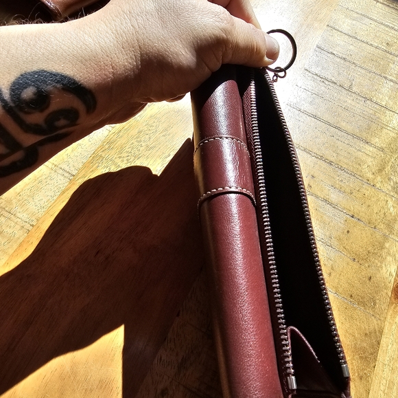 Burgandy Coach Wallet - Picture 3 of 7